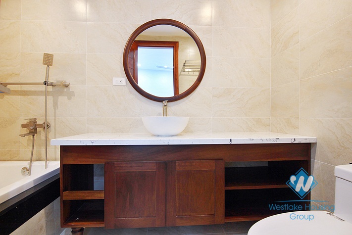 A gorgeous and brand new 2 bedroom apartment for rent in Xuan dieu, Tay ho
